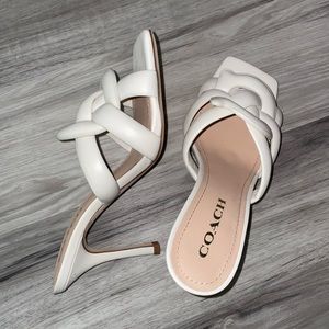 Coach white Kellie heels 🤍🤍🤍